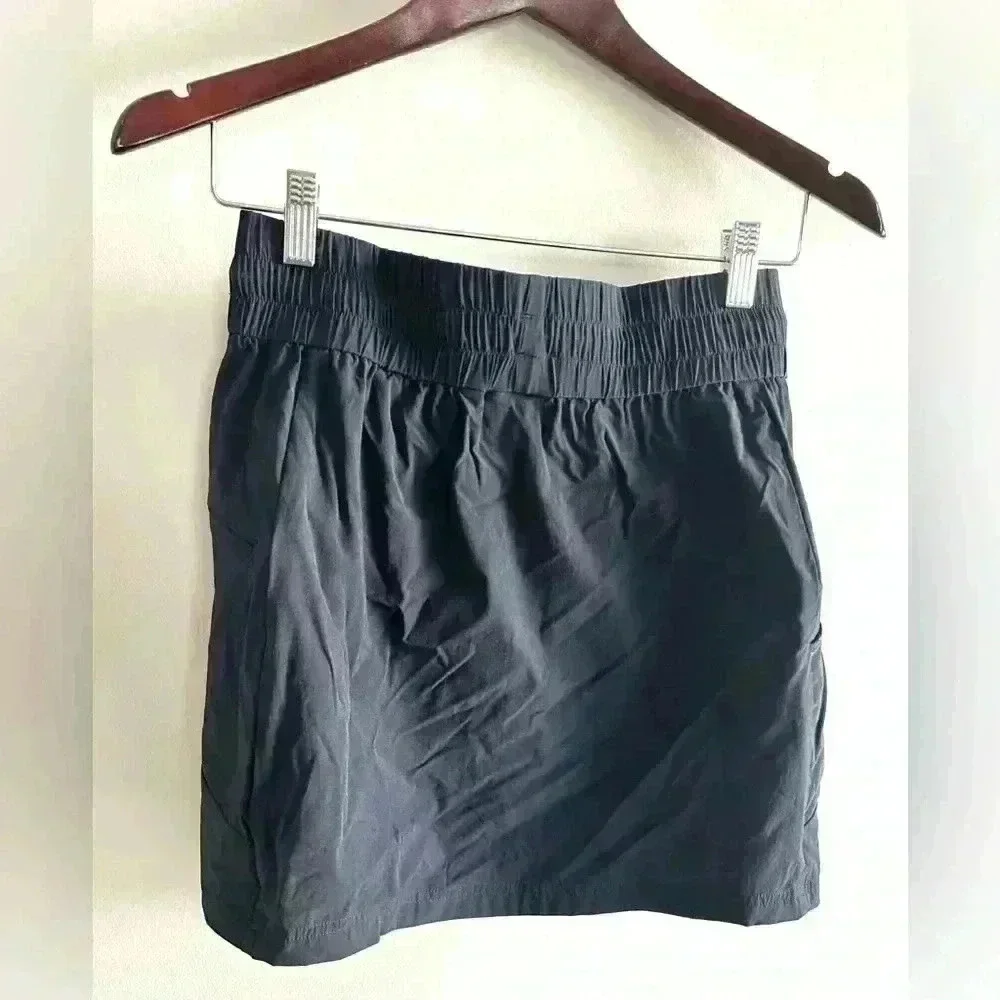 Women’s Wilson Multi Sport Skirt Size Medium Black High Waisted Elastic